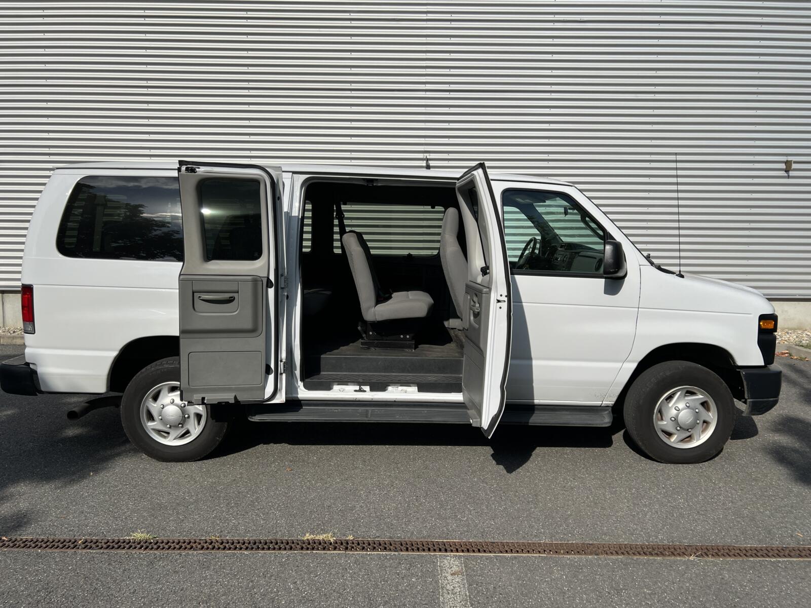FORD E350 - ECONOLINE - Obrázek 9