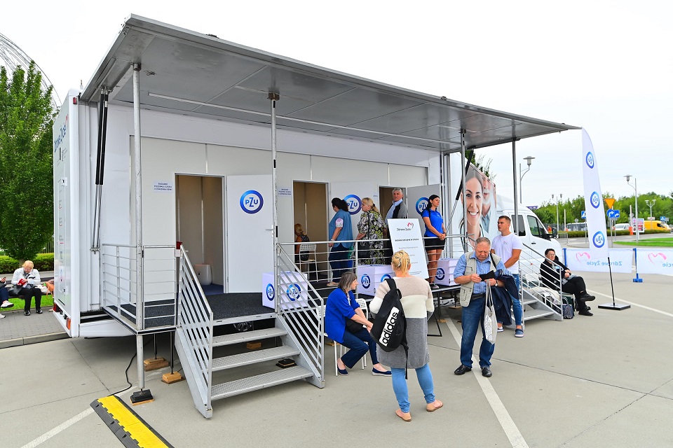 MEDICAL TRUCK 3